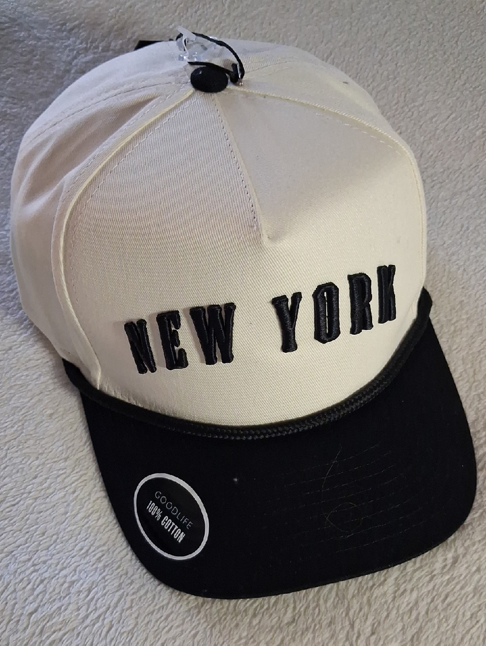 NEW YORK Embroidered Baseball Cap - White & Black Ajustable Back NWT